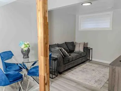 Private One Bedroom Suite For Rent Κάλγκαρι Διαμέρισμα